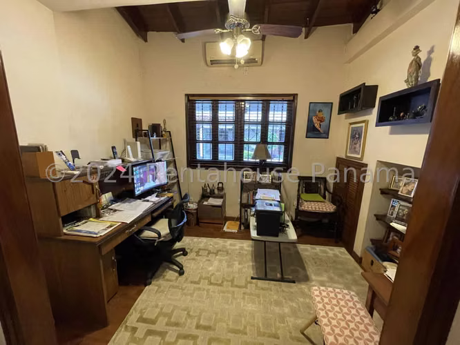 Venta de Casa Exclusiva en San Francisco 24-5713GG