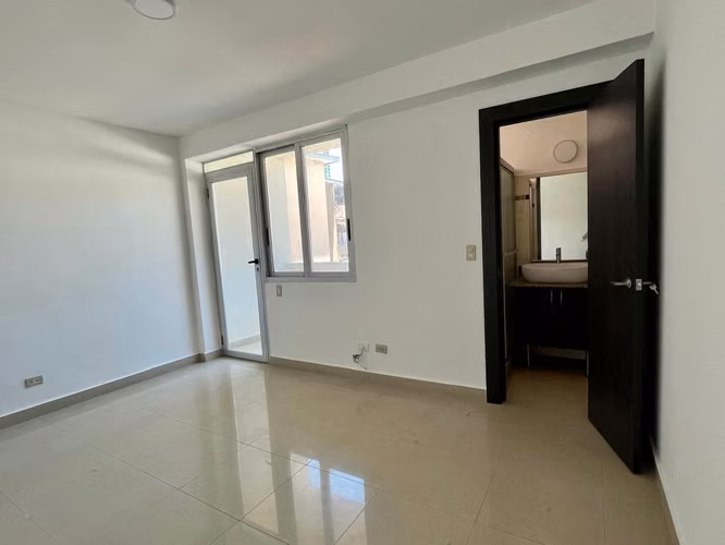 SE ALQUILA APARTAMENTO EN OBARRIO CALLE 601 RECÁMARA - Imagen 7