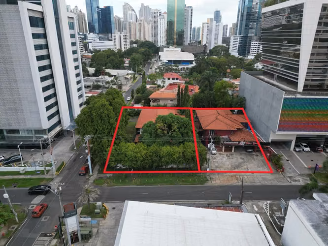 Venta de Terrenos en Obarrio de 1,968m2 y 900m2 de mejoras