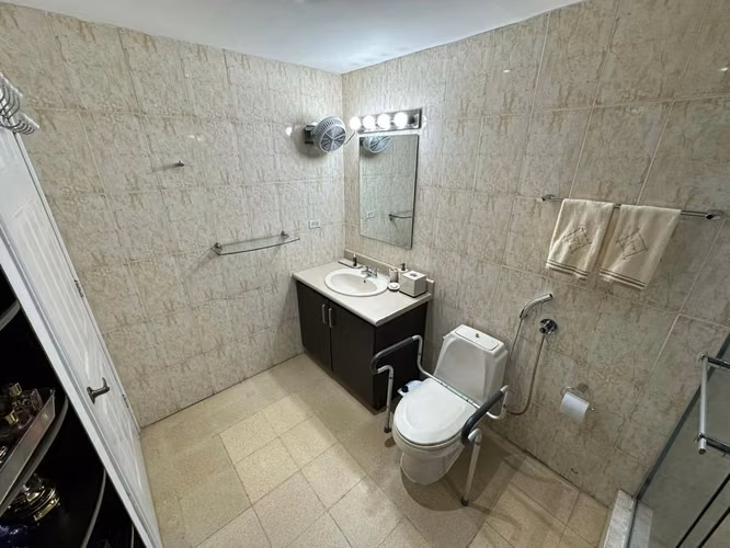 SE VENDE CASA EN URBANIZACION EL BOSQUE