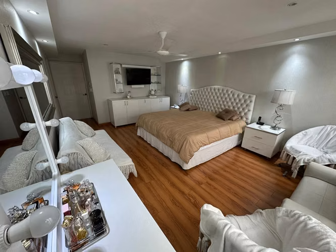 SE VENDE CASA EN URBANIZACION EL BOSQUE