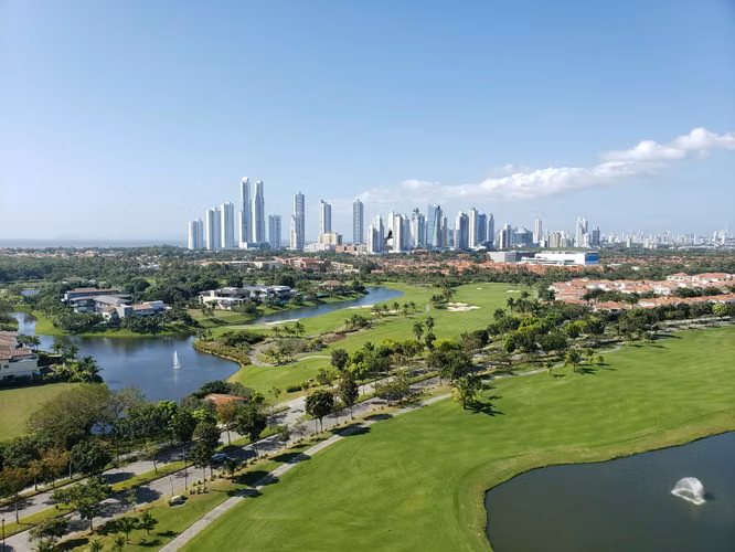 Venta de Apartamento en Santa María, PH La Vista on the Green, 300m2