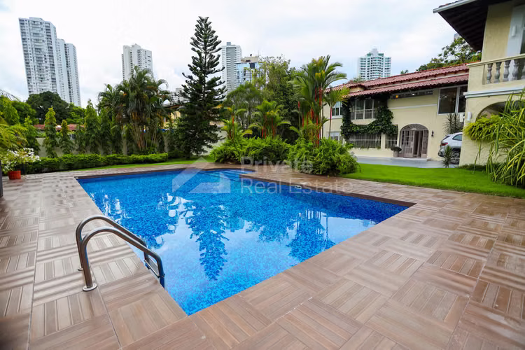 Venta de Casa en Altos del Golf