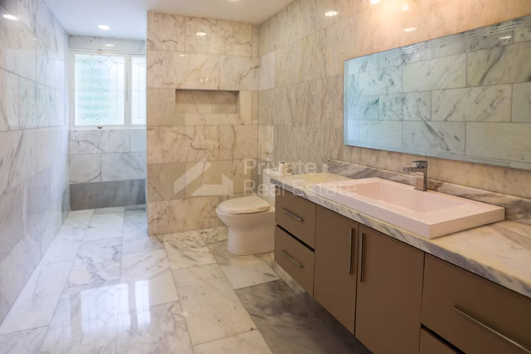 Venta de Casa en Altos del Golf