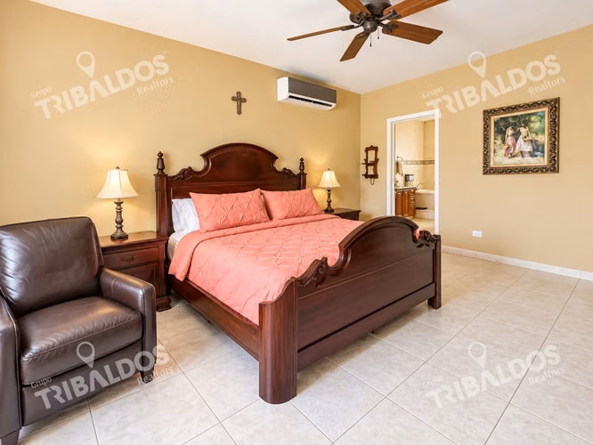 Venta de casa en Costa del Este, 4 recámaras con piscina y amplia terraza - Imagen 9