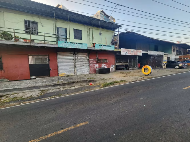 Edificio Comercial / Residencial en Pueblo Nuevo
