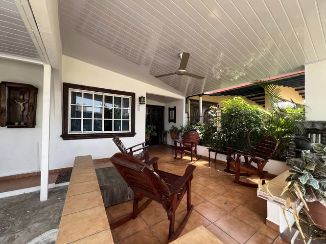 CASA EN VENTA RESIDENCIAL LA FONTANA MUDATE SIN PAGAR LUZ PANELES SOLARES