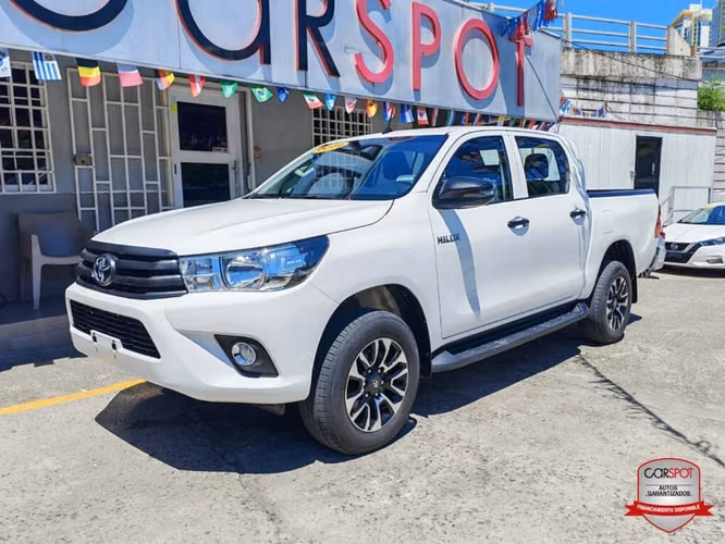 TOYOTA HILUX 4x4  2024 FINANCIABLE