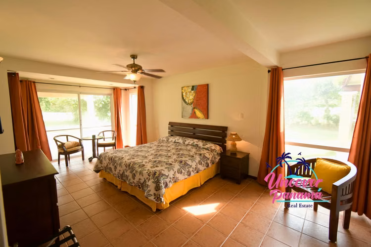 Villa de 4 recamaras con vista al golf