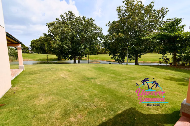 Villa de 4 recamaras con vista al golf