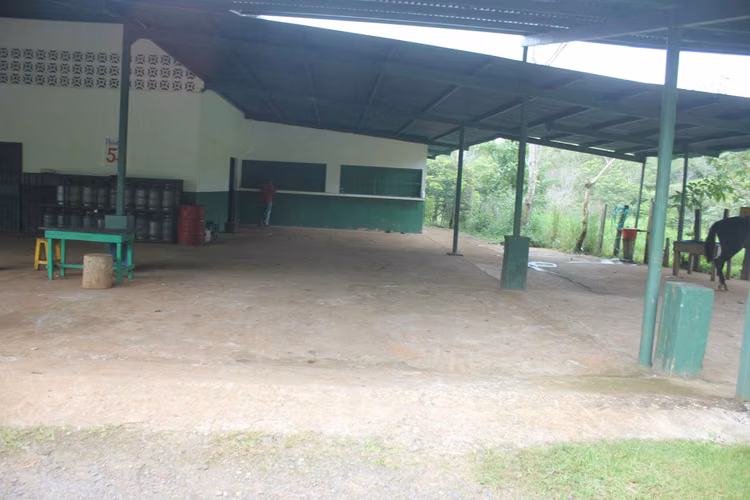 SANTA ROSA CAPIRA LOCAL COMERCIAL EN ALQUILER