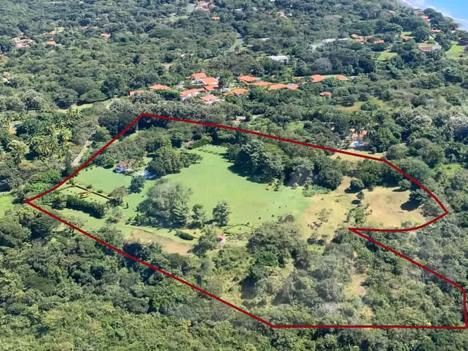 Casa con terreno y Vista al Mar en Panamá en Costa Esmeralda