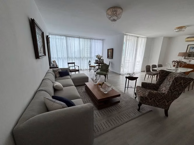 Impeccable and beautiful apartment
