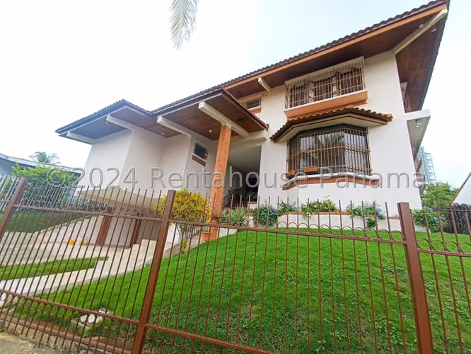 Venta de Casa Unifamiliar en Loma Alegre, Altos del Golf 25-8984GG