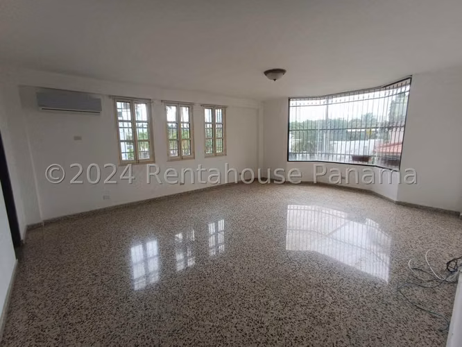 Venta de Casa Unifamiliar en Loma Alegre, Altos del Golf 25-8984GG
