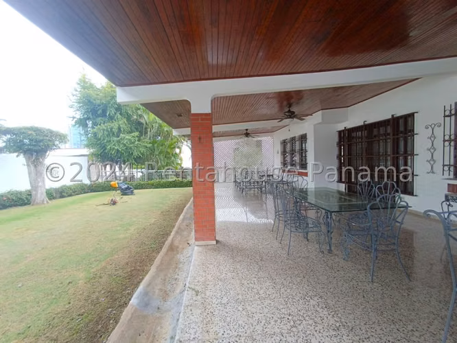 Venta de Casa Unifamiliar en Loma Alegre, Altos del Golf 25-8984GG