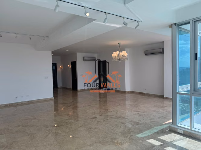 Venta de Jr Penthouse en PH Titanium – Costa del Este