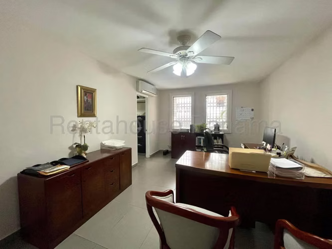 Venta de Casa Exclusiva con 500 m2 de Terreno en Obarrio 26-23GG