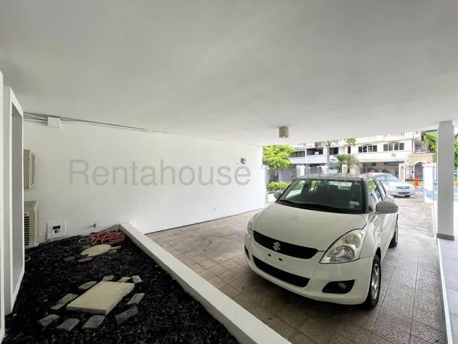 Venta de Casa Exclusiva con 500 m2 de Terreno en Obarrio 26-23GG