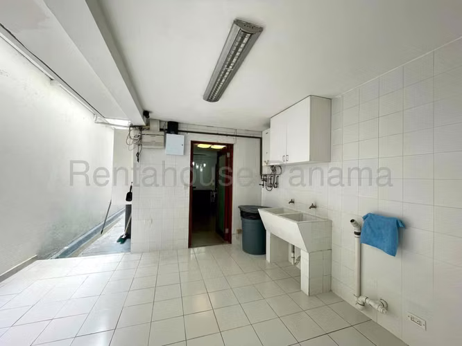 Venta de Casa Exclusiva con 500 m2 de Terreno en Obarrio 26-23GG