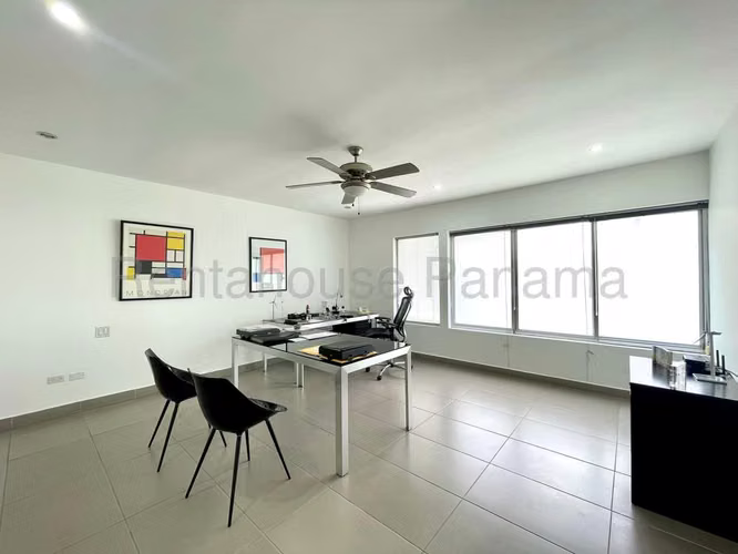 Venta de Casa Exclusiva con 500 m2 de Terreno en Obarrio 26-23GG