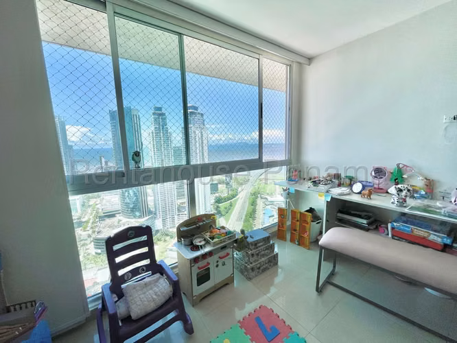 Venta de Apartamento de 198 m2 en PH Sevilla, Costa del Este 26-4861GG