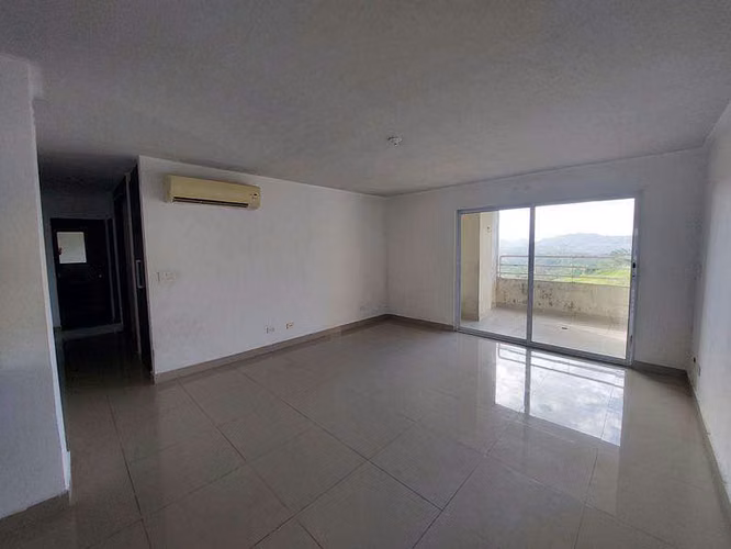 Banco vende apartamento en Altamira Gardens -G - Imagen 2
