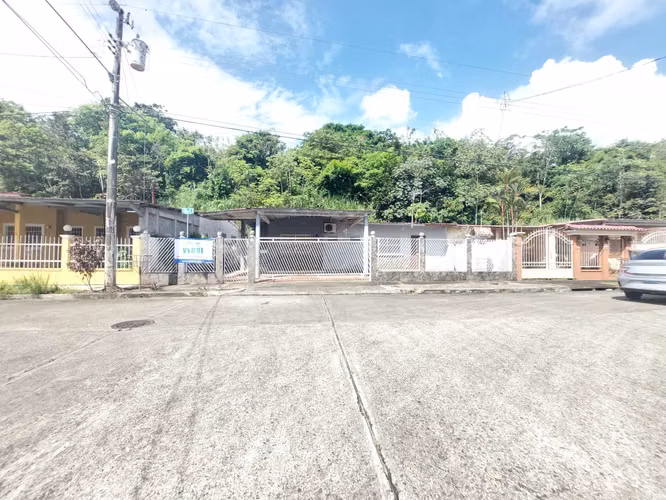 CASA VENTA ARRAIJAN A SOLO 1 MINUTO DE LA ESTACIÓN DEL TREN $ 120,000.00