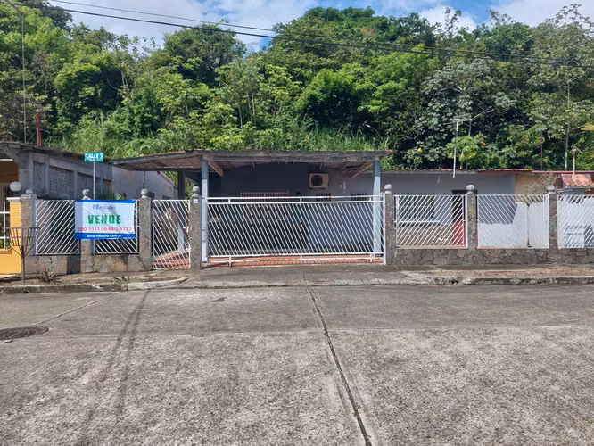 CASA VENTA ARRAIJAN A SOLO 1 MINUTO DE LA ESTACIÓN DEL TREN $ 120,000.00