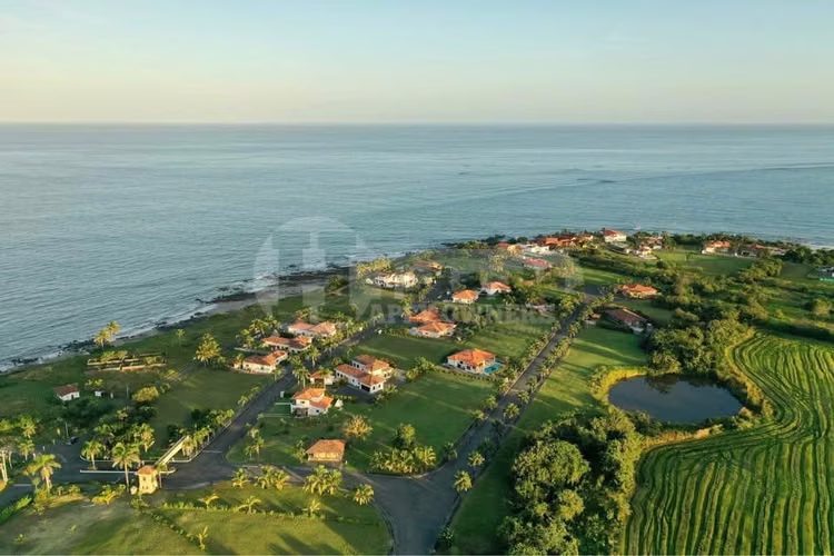 Venta de terreno frente al mar en Pedasí