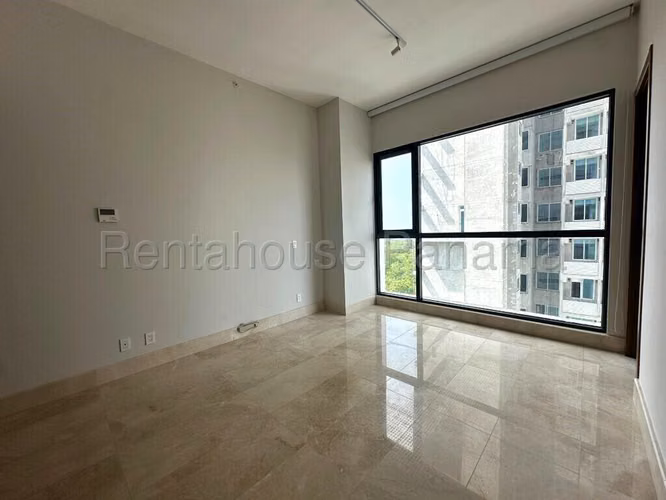 Venta de Apartamento de 345 m² en PH Albatross, Santa María 26-4075GG