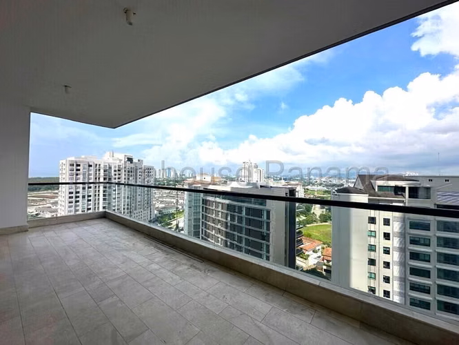 Venta de Apartamento de 345 m² en PH Albatross, Santa María 26-4075GG
