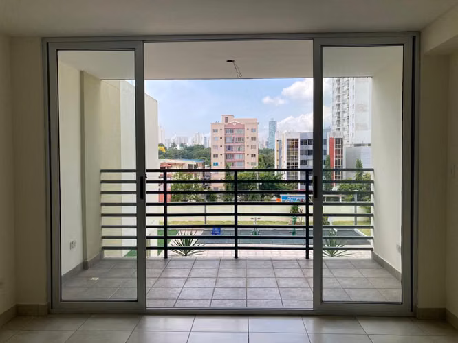 Vendo Apartamento en Parque Lefevre con 2 estacionamientos