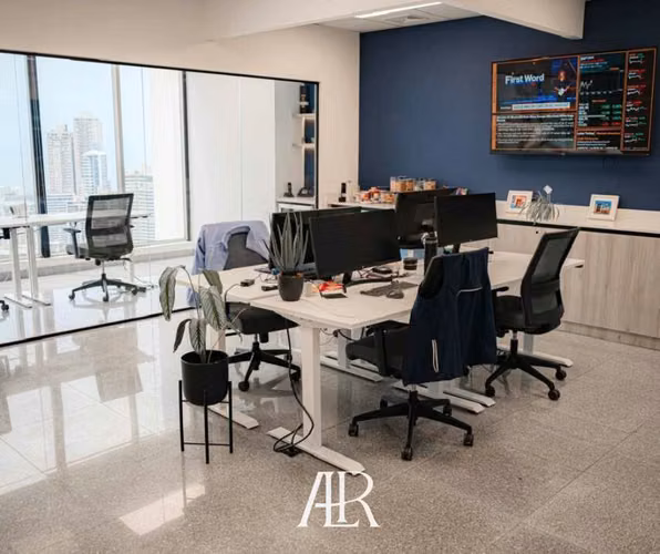 Vendo Oficina de Lujo en Torre Bicsa, Avenida Balboa