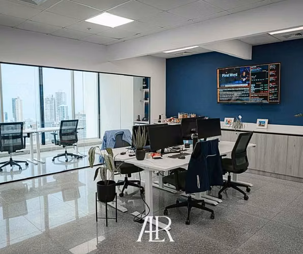Vendo Oficina de Lujo en Torre Bicsa, Avenida Balboa