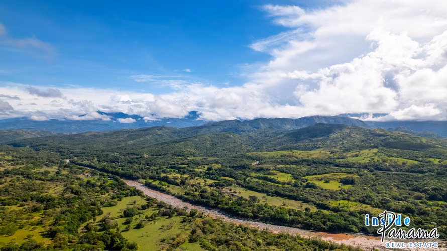Amplio Terreno en Gualaca, Chiriquí, Panamá