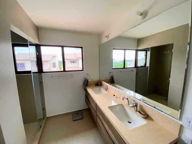 Residencial Golf Gardens Casa en venta Brisas del Golf 3 habitaciones y terraza.