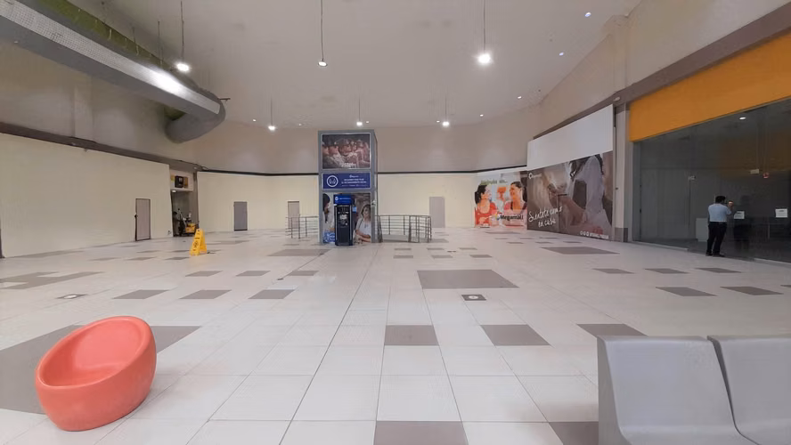 Vendo Local en Megamall # 2165 lvd