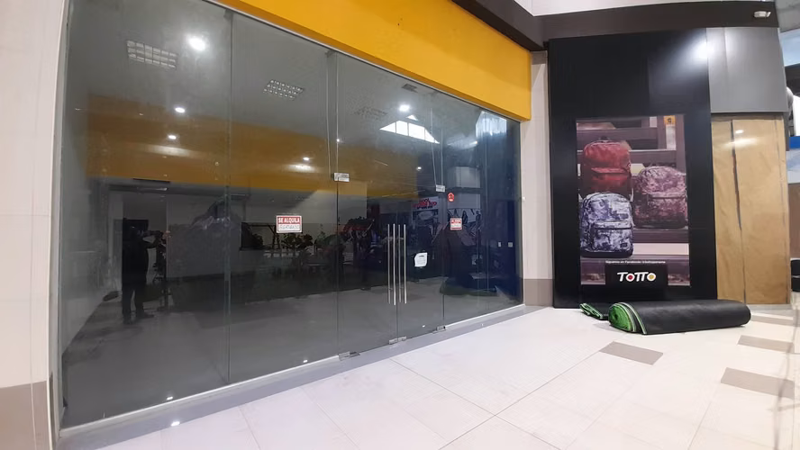 Vendo Local en Megamall # 2165 lvd