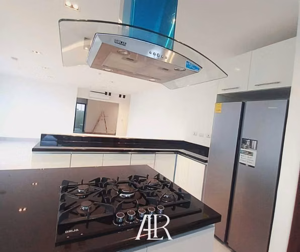 Vendo apartamento con Línea Blanca,  PH Jade en San Francisco.