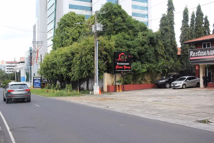 Venta de Terreno con Casa en Obarrio, 900m2 de terreno y 450m2 de Construcción - Imagen 10