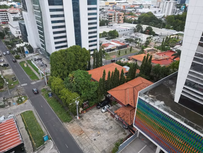 Venta de Terreno con Casa en Obarrio, 900m2 de terreno y 450m2 de Construcción - Imagen 6