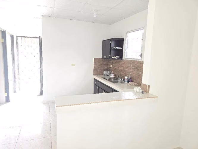Se alquila casa en Aguadulce Residencial Coopeve