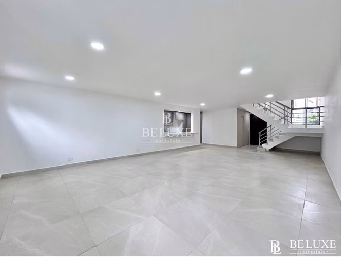 VENDO CASA REMODELADA EN SAN FRANCISCO -CALLE 74 (26)