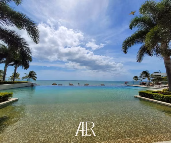 Vendo apartamento frente al mar en Playa Blanca PH Lighthouse Beach Tower.