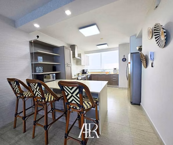 Vendo apartamento frente al mar en Playa Blanca PH Lighthouse Beach Tower.