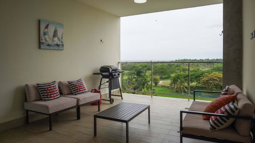 Apartamento de Dos Recámaras en Venta en Perlamar, San Carlos