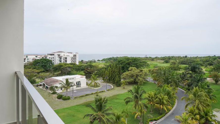 Apartamento de Dos Recámaras en Venta en Perlamar, San Carlos