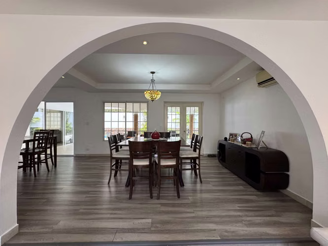 Vendo Espaciosa Residencia en Costa del Este - Costa Azul