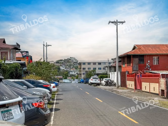 Terreno en Venta en Río Abajo con Zonificación 1ZM2 Ideal para Desarrollo